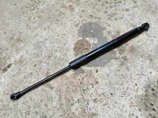 амортизатор капота Audi A4 B9 2016, 1.4 л., бензин, 8W0823359A