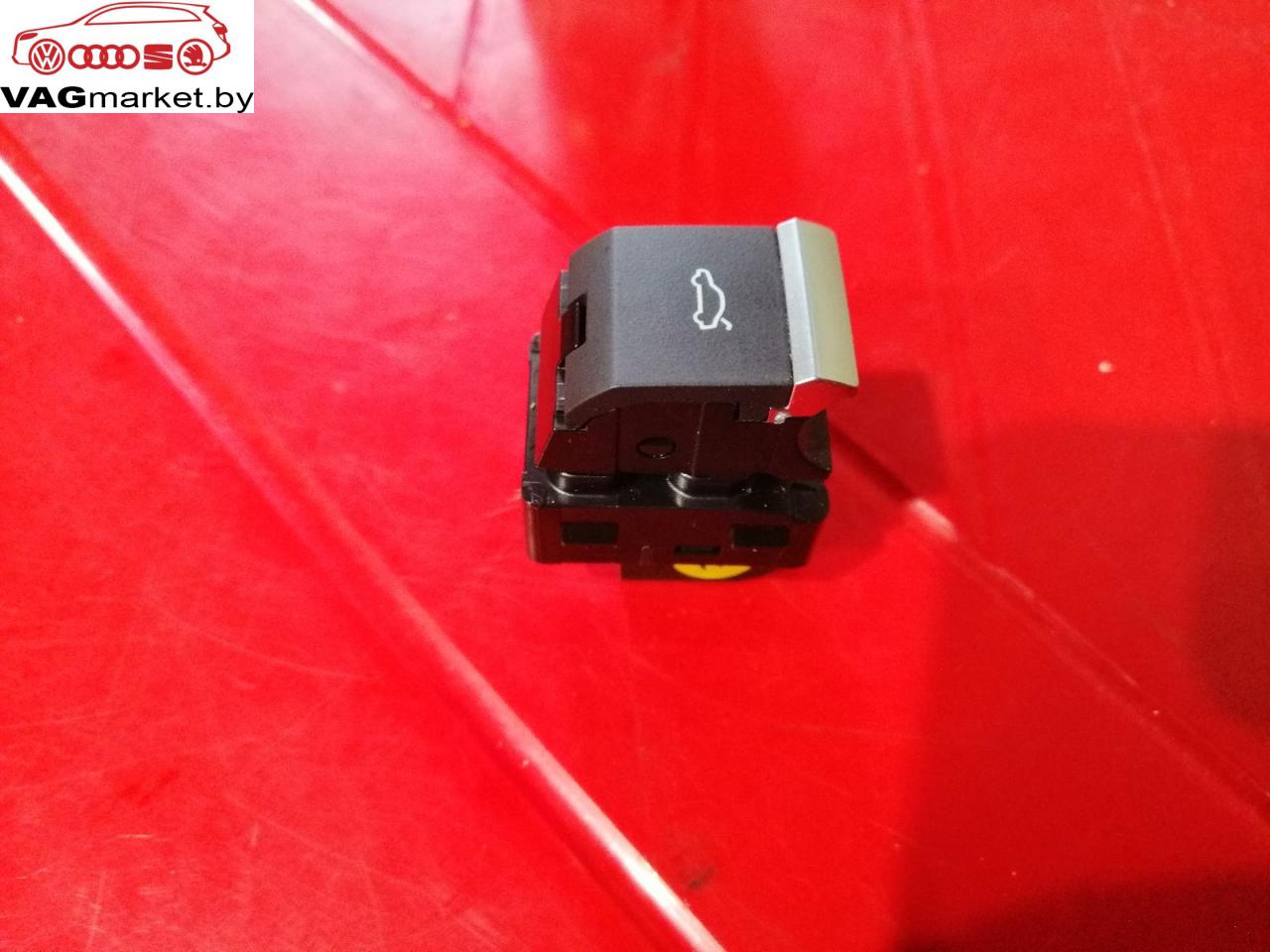кнопка открытия багажника Audi A4 B9 2016, 1.4 л., бензин, 4M0959831A - фото №1