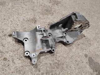 кронштейн генератора Volkswagen Tiguan 1 поколение 2008, 2.0 л., дизель, 03L903139D