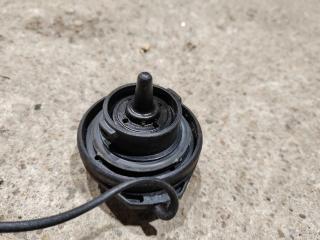 пробка топливного бака Volkswagen Tiguan 1 поколение 2011, 2.0 л., дизель, 3C8201550D - фото №3