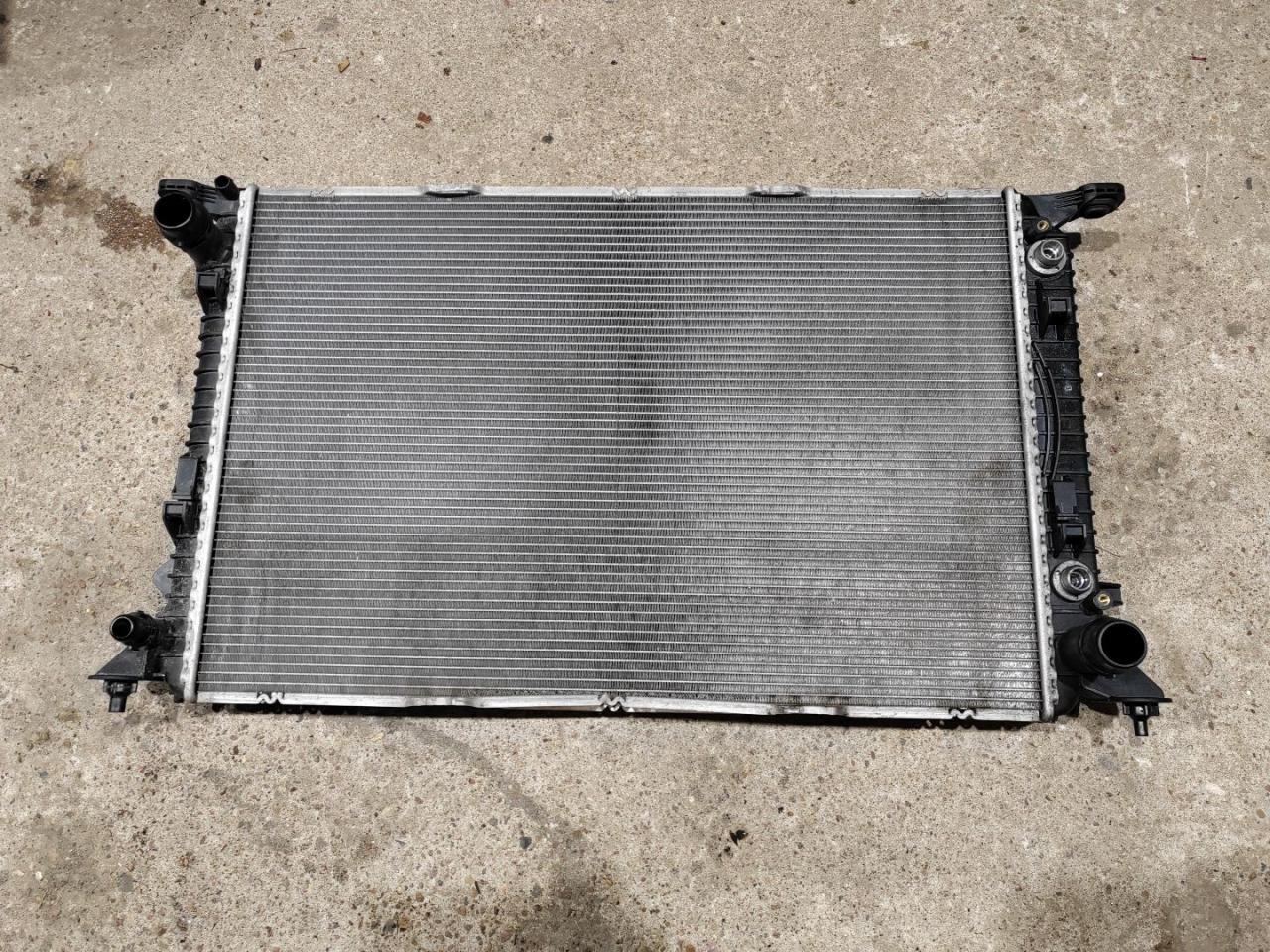 радиатор (основной) Audi A4 B8/8K 2009, 2.7 л., дизель, 8K0121251Q - фото №1