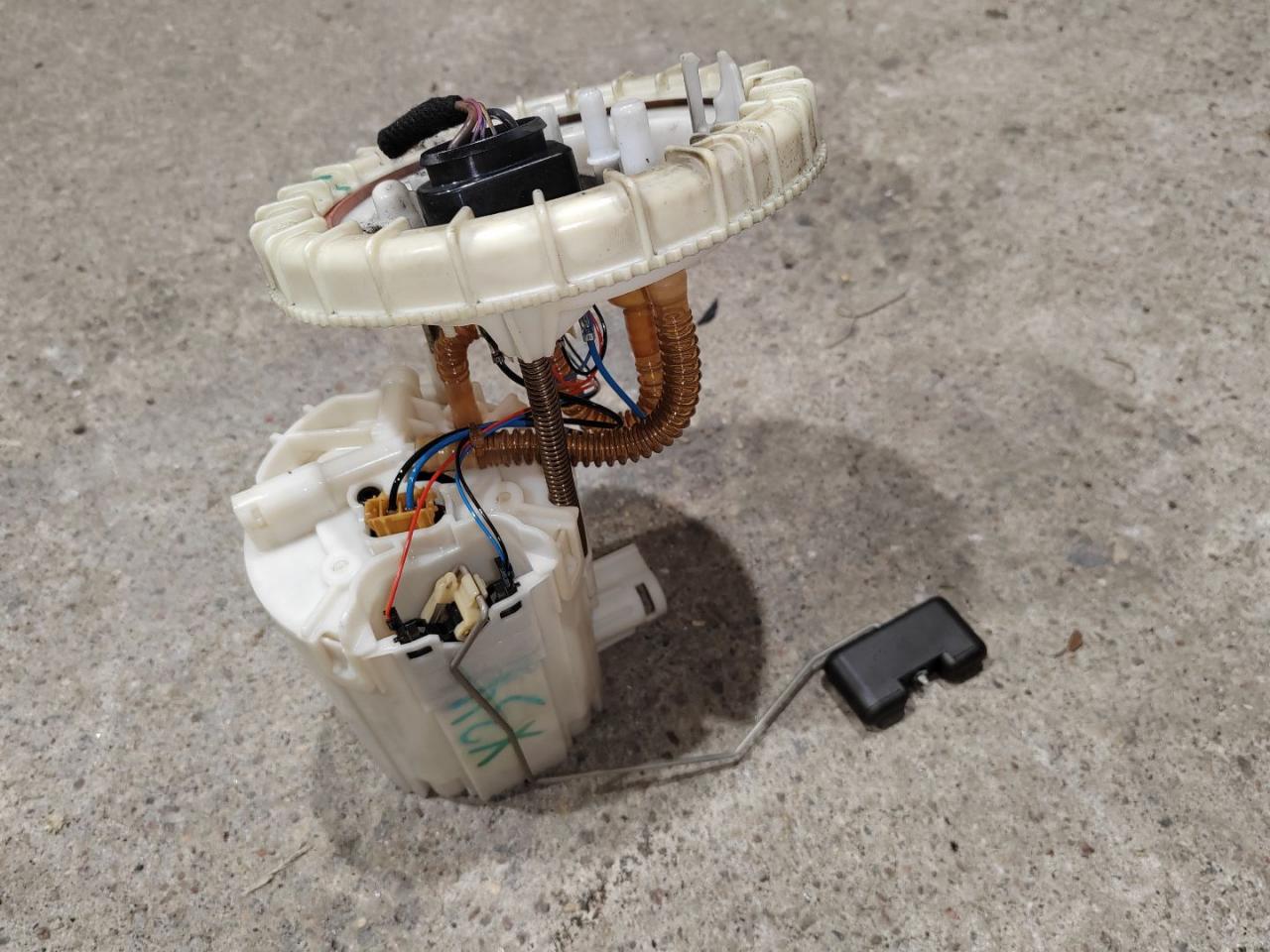 насос топливный Audi A4 B8/8K 2009, 2.7 л., дизель, 8K0919050L - фото №1