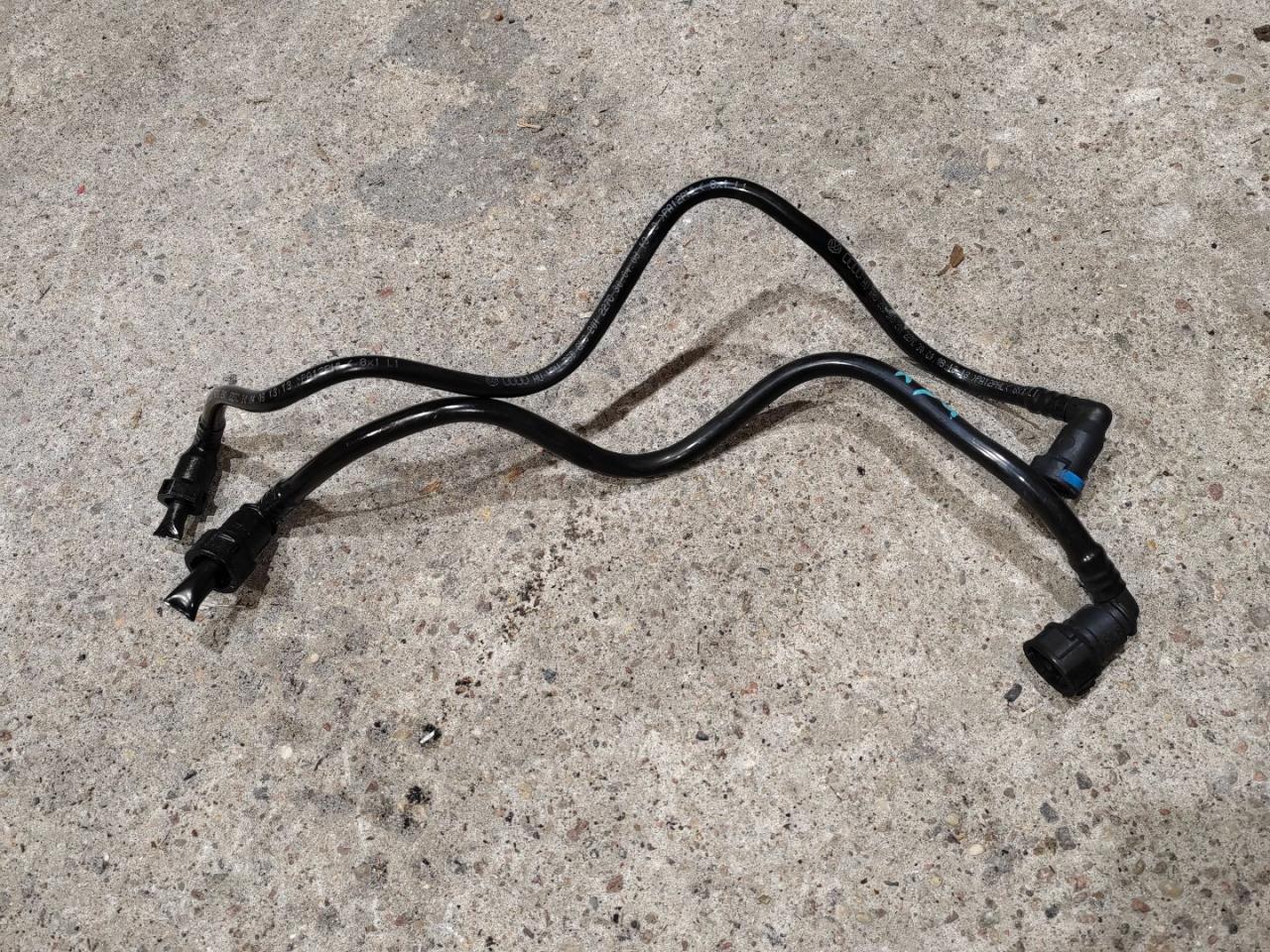 трубка топливная Audi A4 B8/8K 2009, 2.7 л., дизель, 8K0201220B, 8K0201227C - фото №1