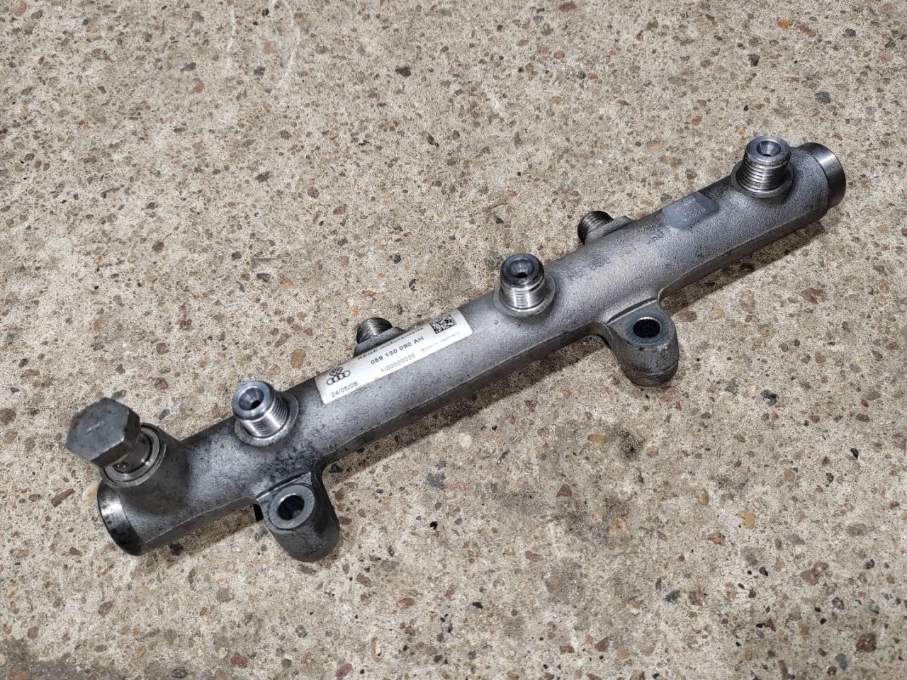 топливная рампа Audi A4 B8/8K 2009, 2.7 л., дизель, 059130090AH - фото №1