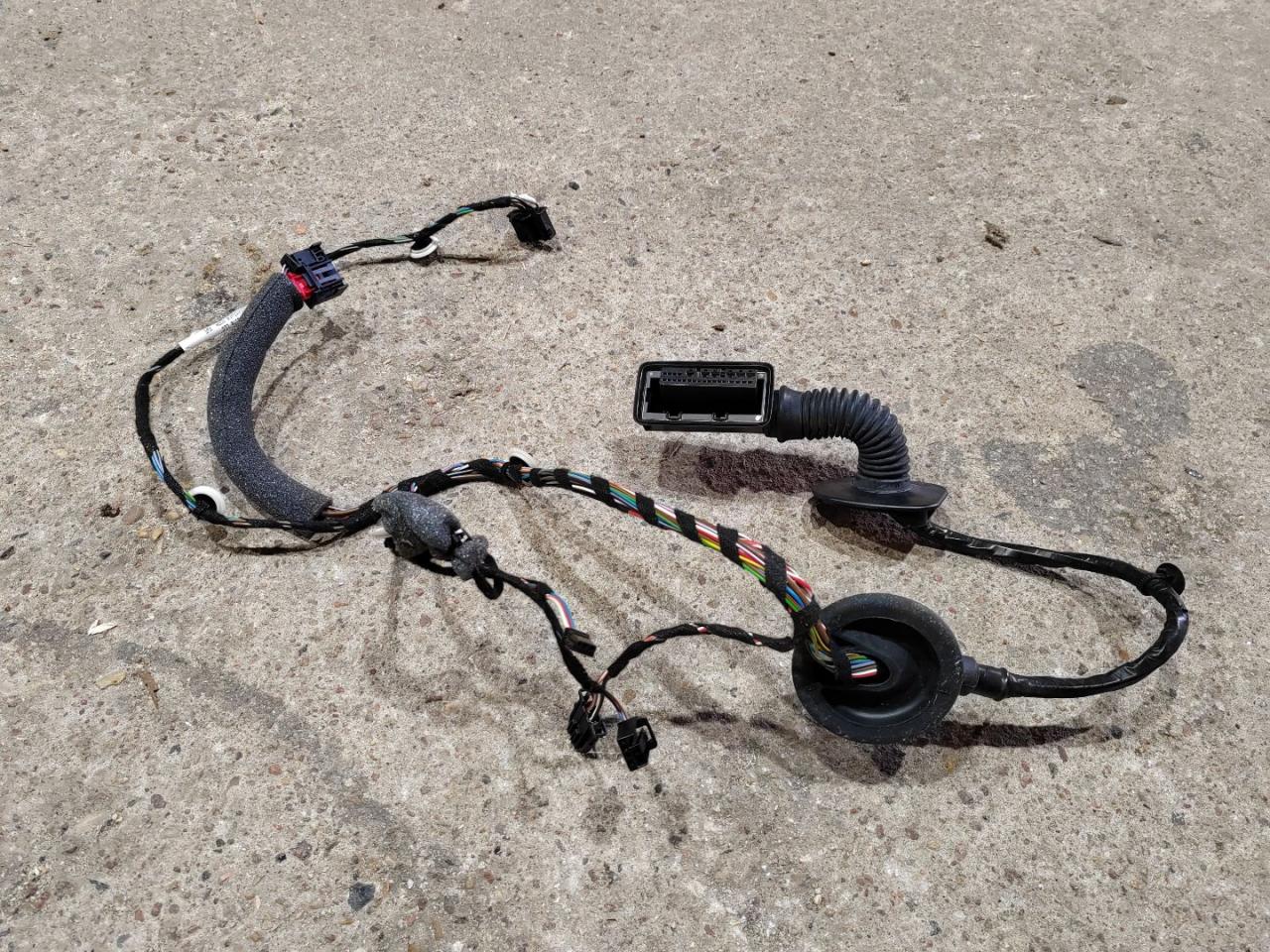 дверная проводка Skoda Octavia 3 поколение (A7) 2016, 2.0 л., дизель, 5E0971693D - фото №1