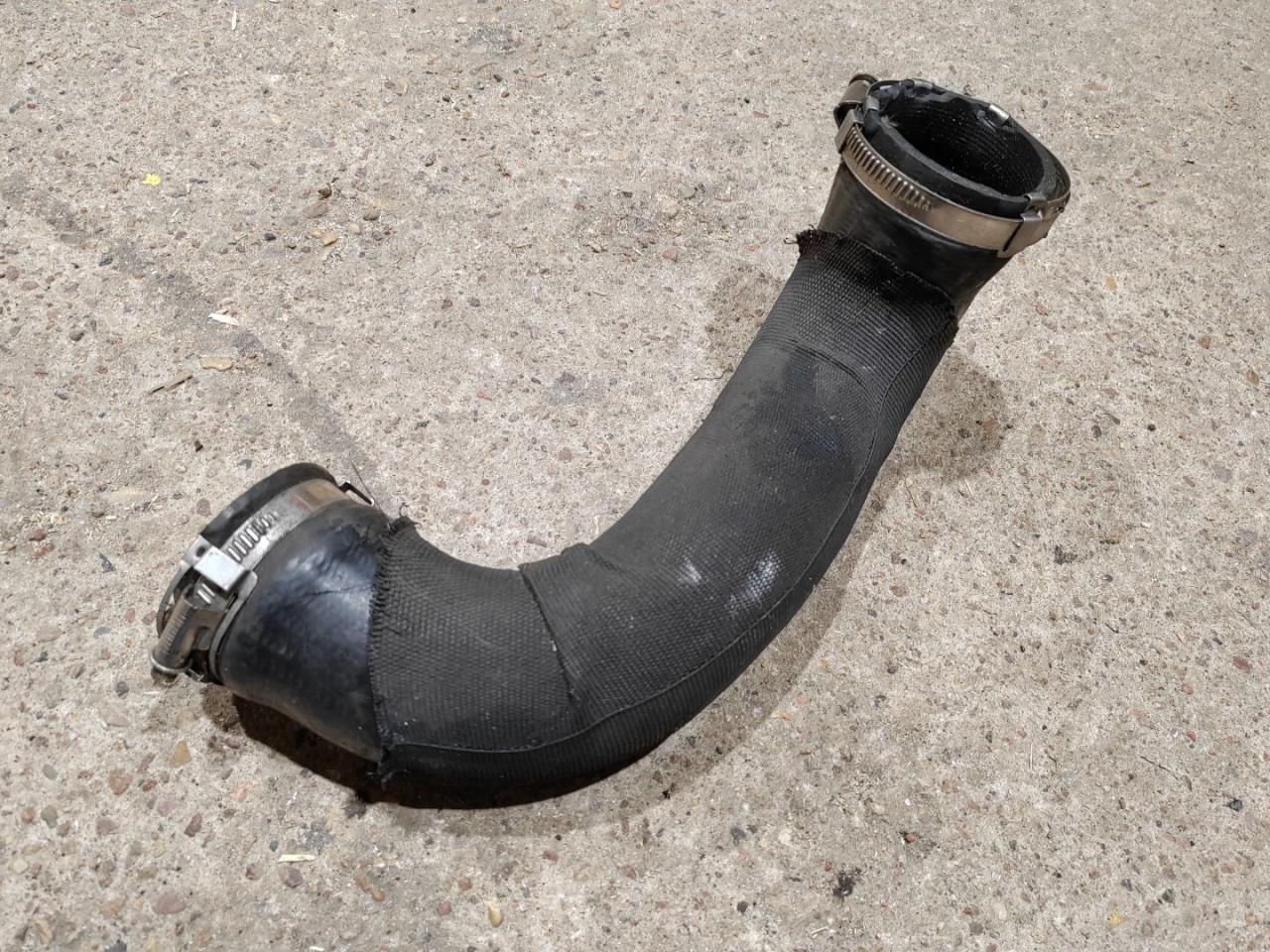 патрубок интеркулера Audi A4 B8/8K 2009, 2.7 л., дизель, 8K0145709E - фото №1