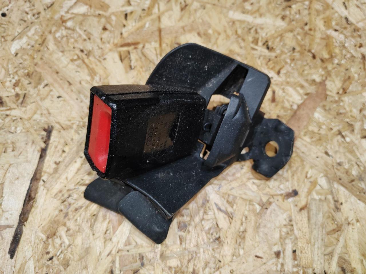 замок ремня безопасности Audi A4 B8/8K 2009, 2.7 л., дизель, 8K0857740B - фото №1