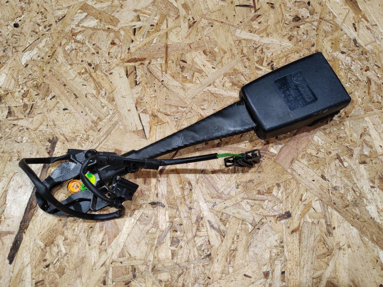 замок ремня безопасности Audi A4 B8/8K 2009, 2.7 л., дизель, 8K0857755D - фото №1