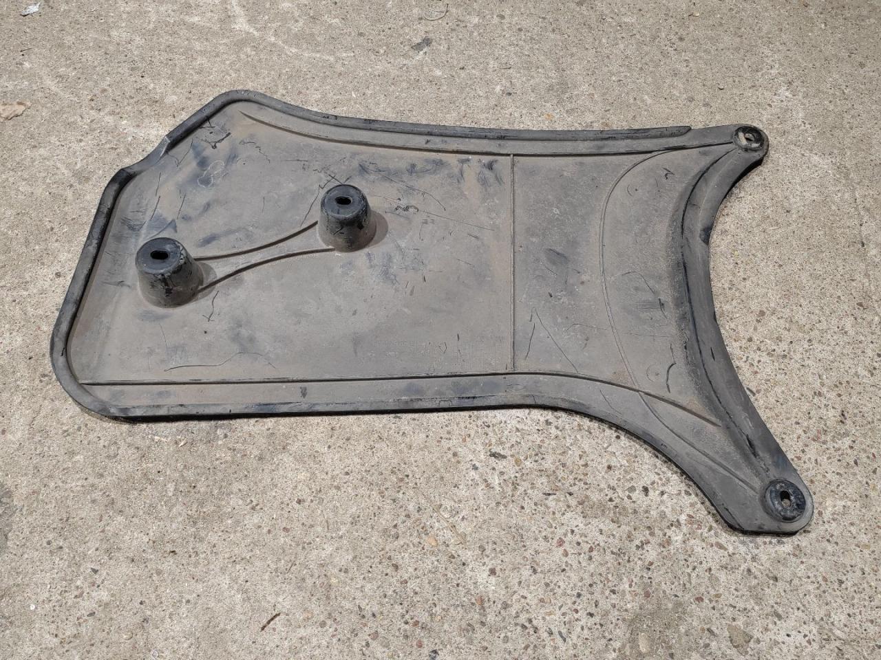 защита днища Audi A4 B8/8K 2008, 1.8 л., бензин, 8K0825219 - фото №1