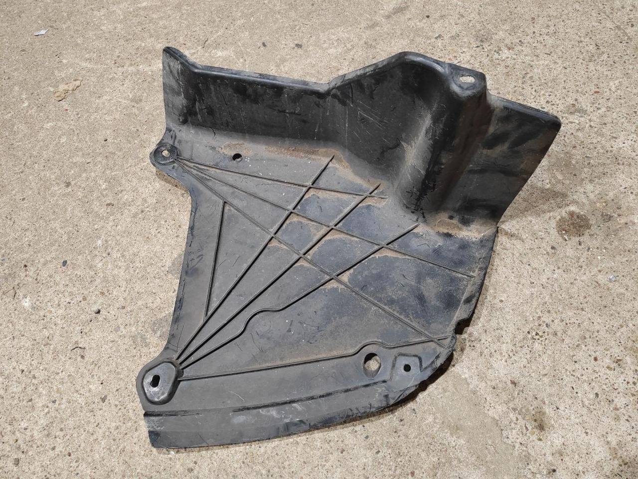 защита днища Audi A4 B8/8K 2008, 1.8 л., бензин, 8K0825219A - фото №1