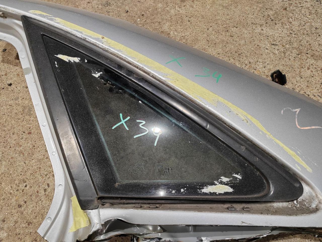 стекло кузовное боковое левое Audi A4 B8/8K 2009, 2.7 л., дизель, 8K5845299G - фото №1