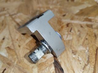 петля двери Skoda Yeti 1 поколение [рестайлинг] 2016, 1.2 л., TSI, бензин, АКПП, 8K0831402A