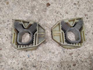 кронштейн радиатора Volkswagen Tiguan 1 поколение 2008, 2.0 л., дизель, 1K0121367G