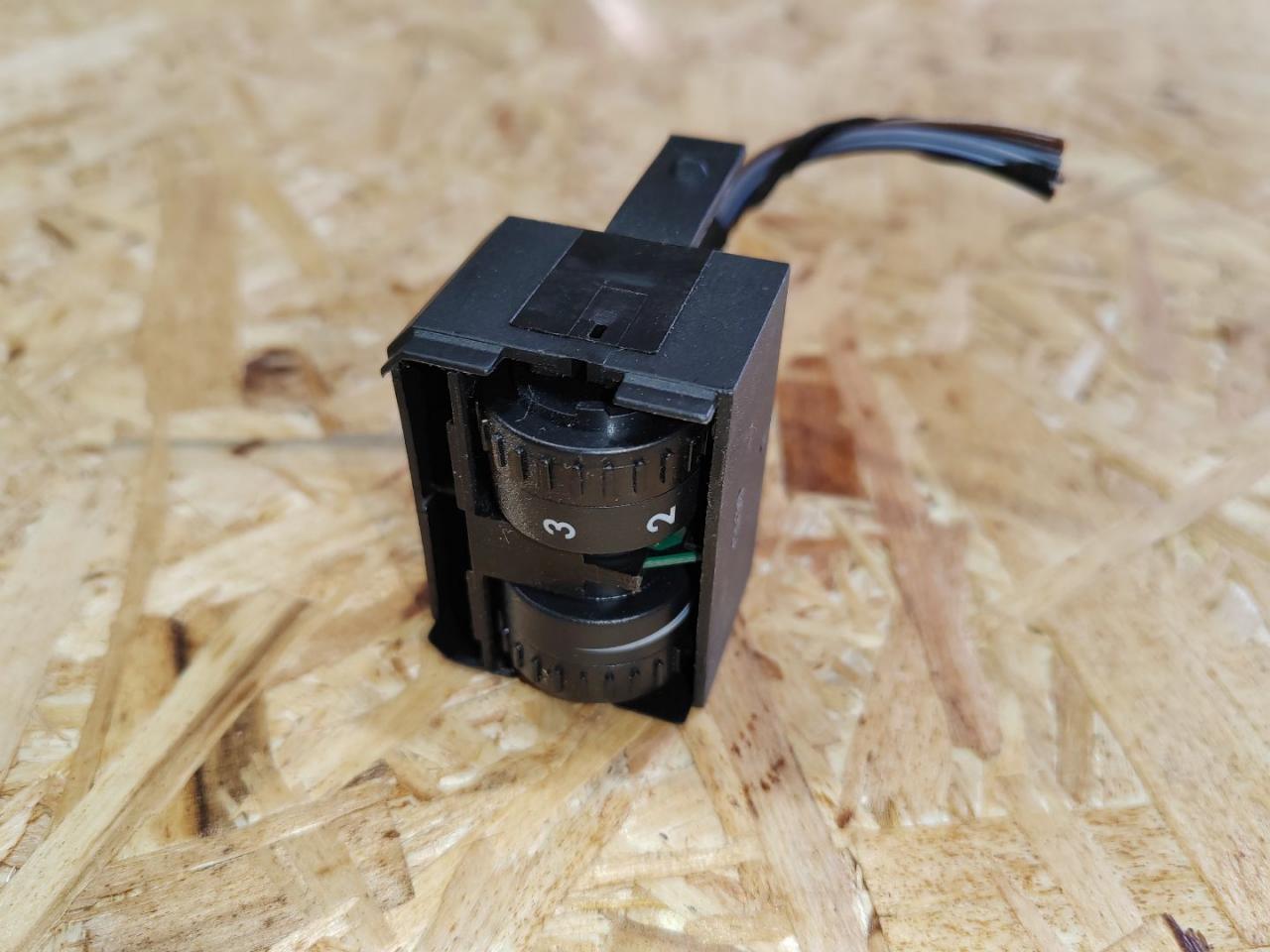 кнопка корректора фар Volkswagen Caddy 4 поколение 2019, 1.4 л., бензин, 2K0941333D - фото №1