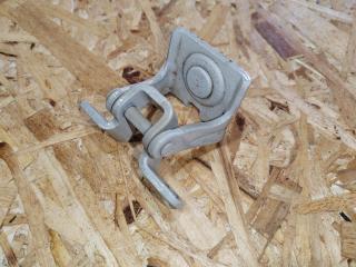 петля крышки багажника Skoda Octavia 3 поколение (A7) 2016, 2.0 л., дизель, 5G6827301B