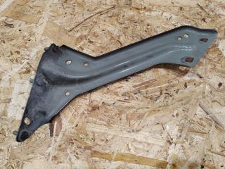 крепление ( кронштейн ) крыла Audi Q5 8R 2012, 3.2 л., бензин, 8R0821136