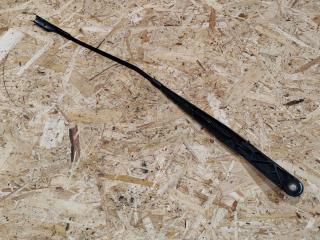 щеткодержатель (поводок стеклоочистителя, дворник) Audi Q5 8R 2012, 3.2 л., бензин, 8R1955408B