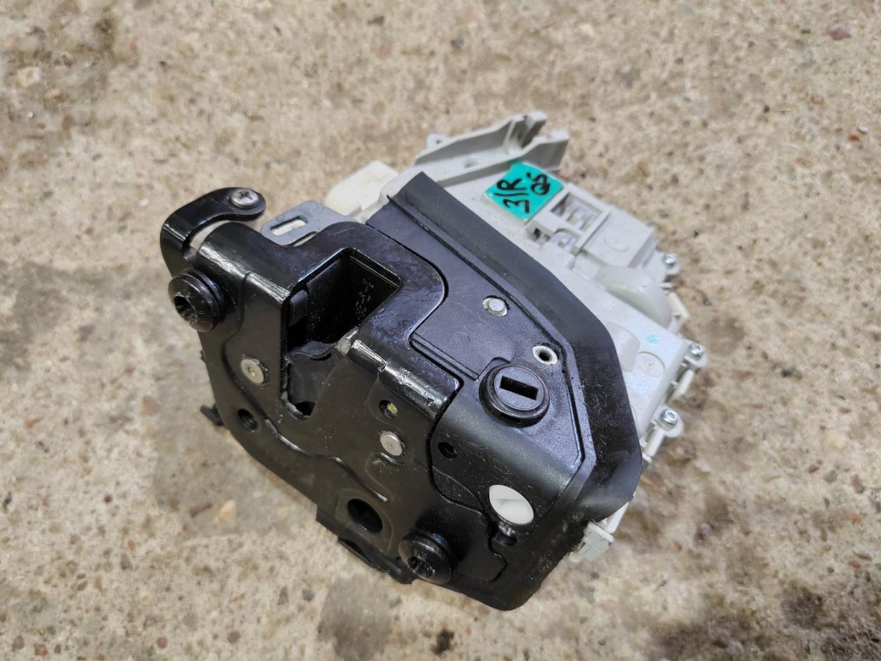 замок двери задней правой Audi Q5 8R 2012, 3.2 л., бензин, 8K0839016D - фото №1