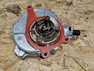 насос вакуумный Audi A6 4G/C7 2013, 3.0 л., TFSI, 06E145100R