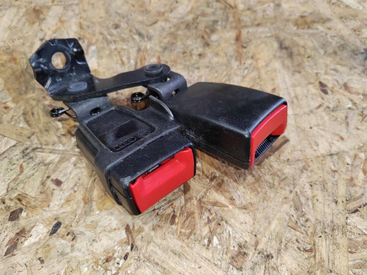 замок ремня безопасности Audi A6 4G/C7 2013, 3.0 л., TFSI, 4G0857739 - фото №1