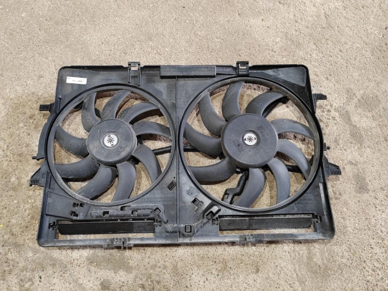 диффузор вентилятора Audi Q5 8R 2010, 3.2 л., бензин, 8K0121207A - фото №1