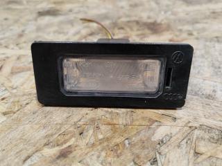 подсветка номера Audi Q5 8R 2010, 3.2 л., бензин, 8T0943021