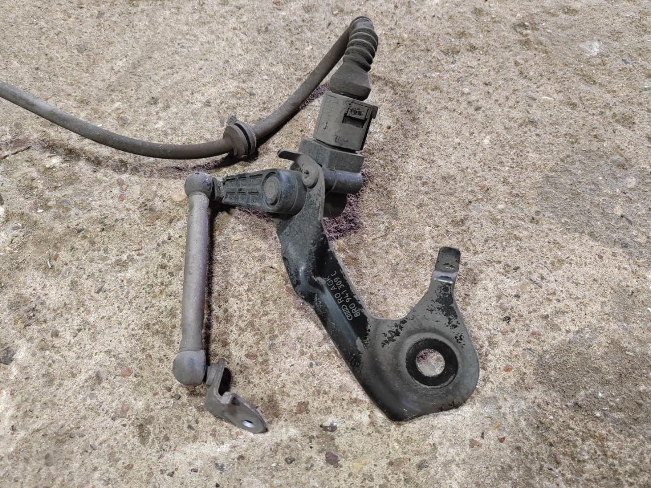 датчик дорожного просвета Audi Q5 8R 2010, 3.2 л., бензин, 8R0941309C - фото №1