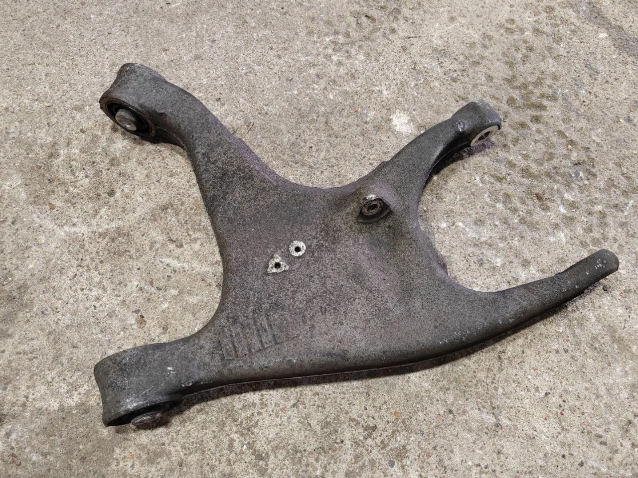 рычаг задний правый Audi Q5 8R 2010, 3.2 л., бензин, 8R0505312B - фото №1