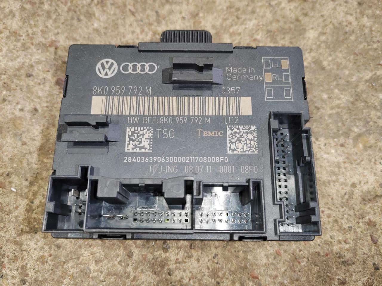 модуль управления двери Audi Q5 8R 2012, 3.2 л., бензин, 8K0959792M - фото №1