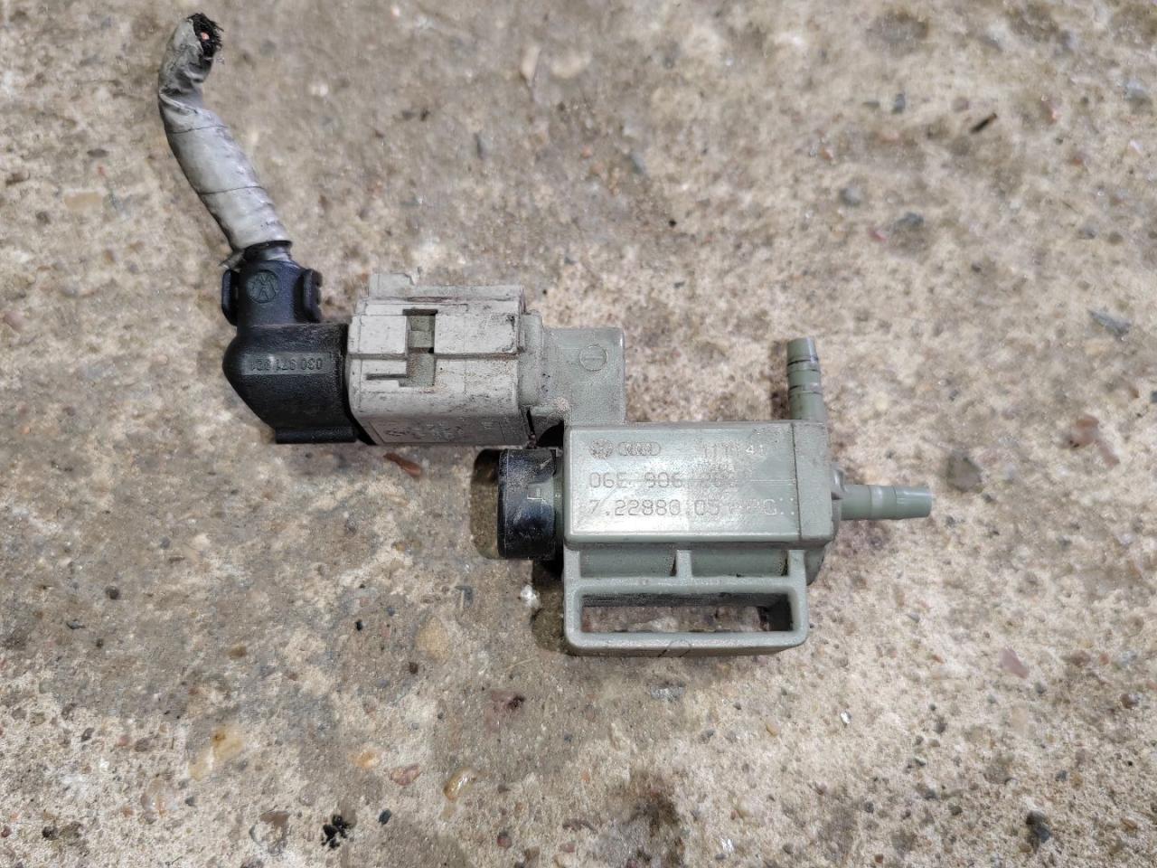 электромагнитный клапан Audi Q5 8R 2012, 3.2 л., бензин, 06E906283 - фото №1