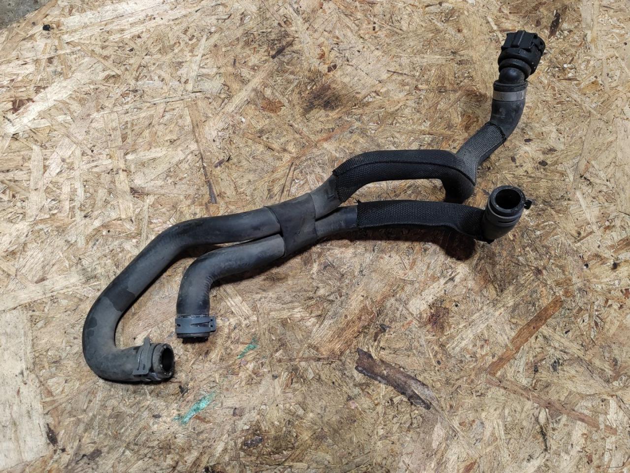 патрубок (трубопровод, шланг) Audi Q5 8R 2010, 3.2 л., бензин, 8R0819334L - фото №1