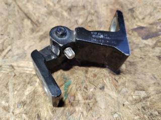 петля двери Audi Q5 8R 2012, 3.2 л., бензин, 8K0831402B