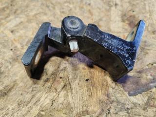 петля двери Audi Q5 8R 2012, 3.2 л., бензин, 8K0831402E