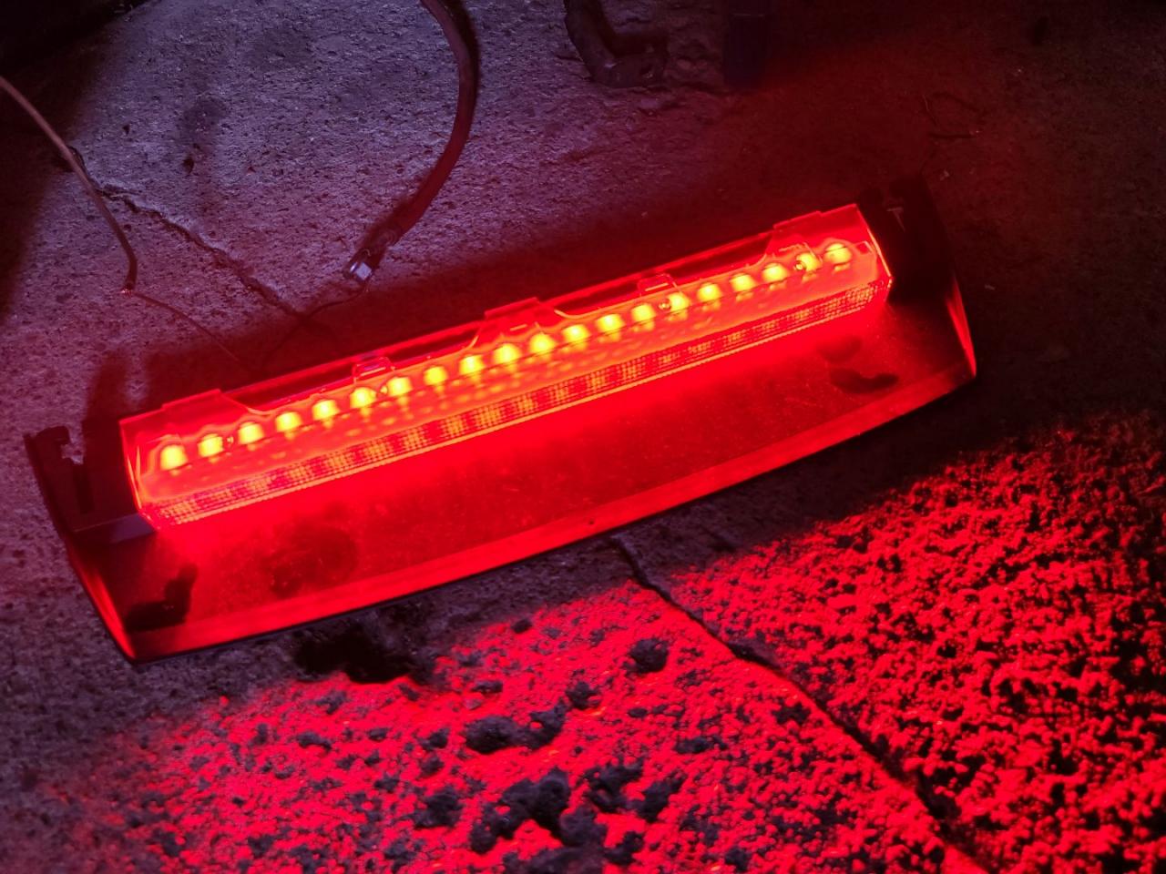 дополнительный стоп-сигнал Audi A8 D4/4H 2011, 4.2 л., TDi, дизель, 4H0945097 - фото №1