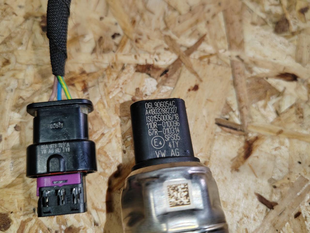 Клапан ТНВД Volkswagen Tiguan 2 поколение 2018, 2.0 л., TFSI, 06L906054C - фото №1