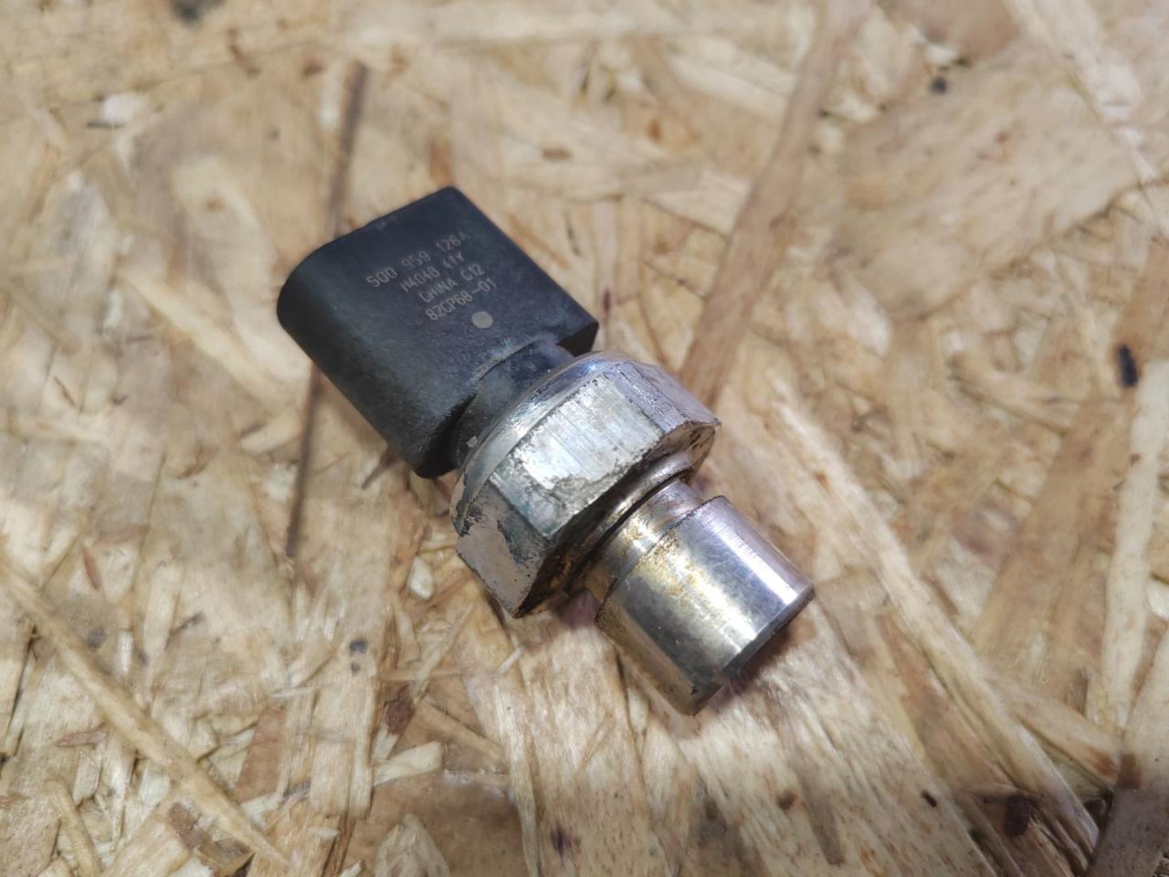 датчик кондиционера Volkswagen Tiguan 2 поколение 2018, 2.0 л., TFSI, 5Q0959126A - фото №1