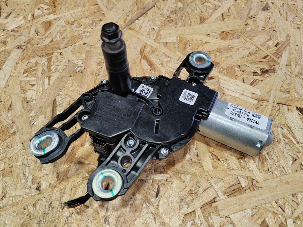 моторчик заднего стеклоочистителя (дворника) Volkswagen Tiguan 2 поколение 2018, 2.0 л., TFSI, 5GM955711B - фото №1