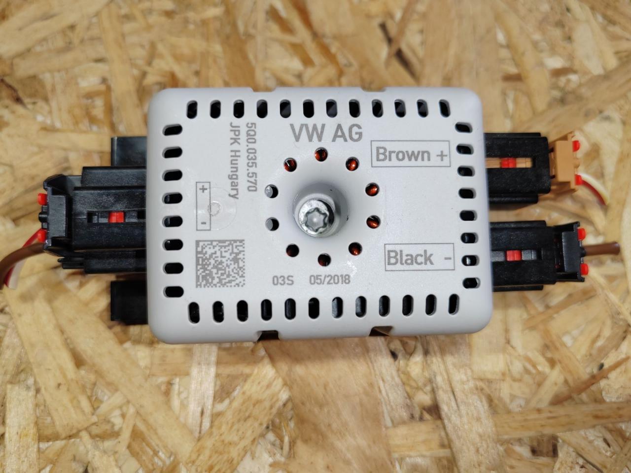 прочая запчасть Volkswagen Tiguan 2 поколение 2018, 2.0 л., TFSI, 5Q0035570 - фото №1