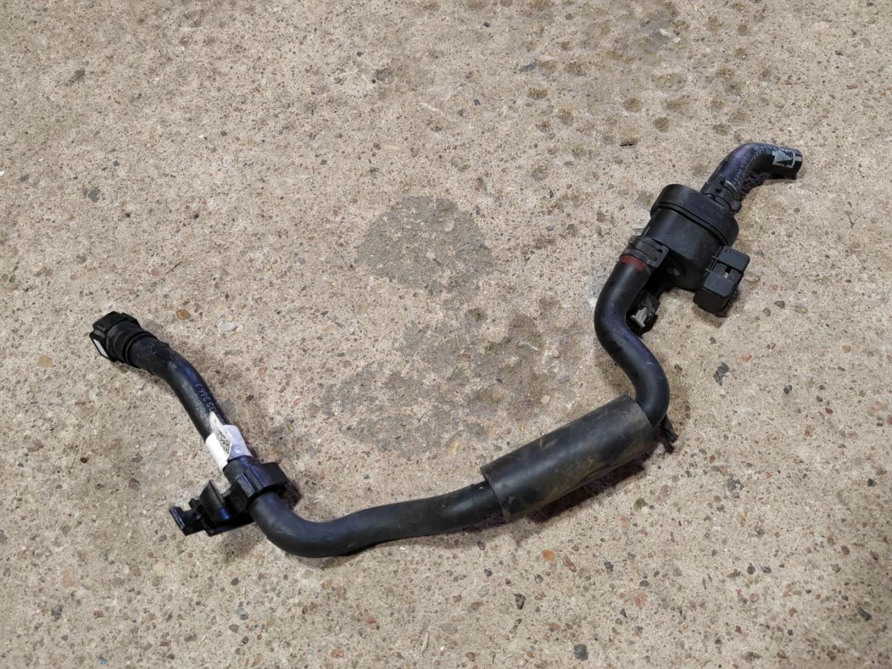 клапан вентиляции топливного бака Volkswagen Tiguan 2 поколение 2018, 2.0 л., TFSI, 5Q0133366J - фото №1