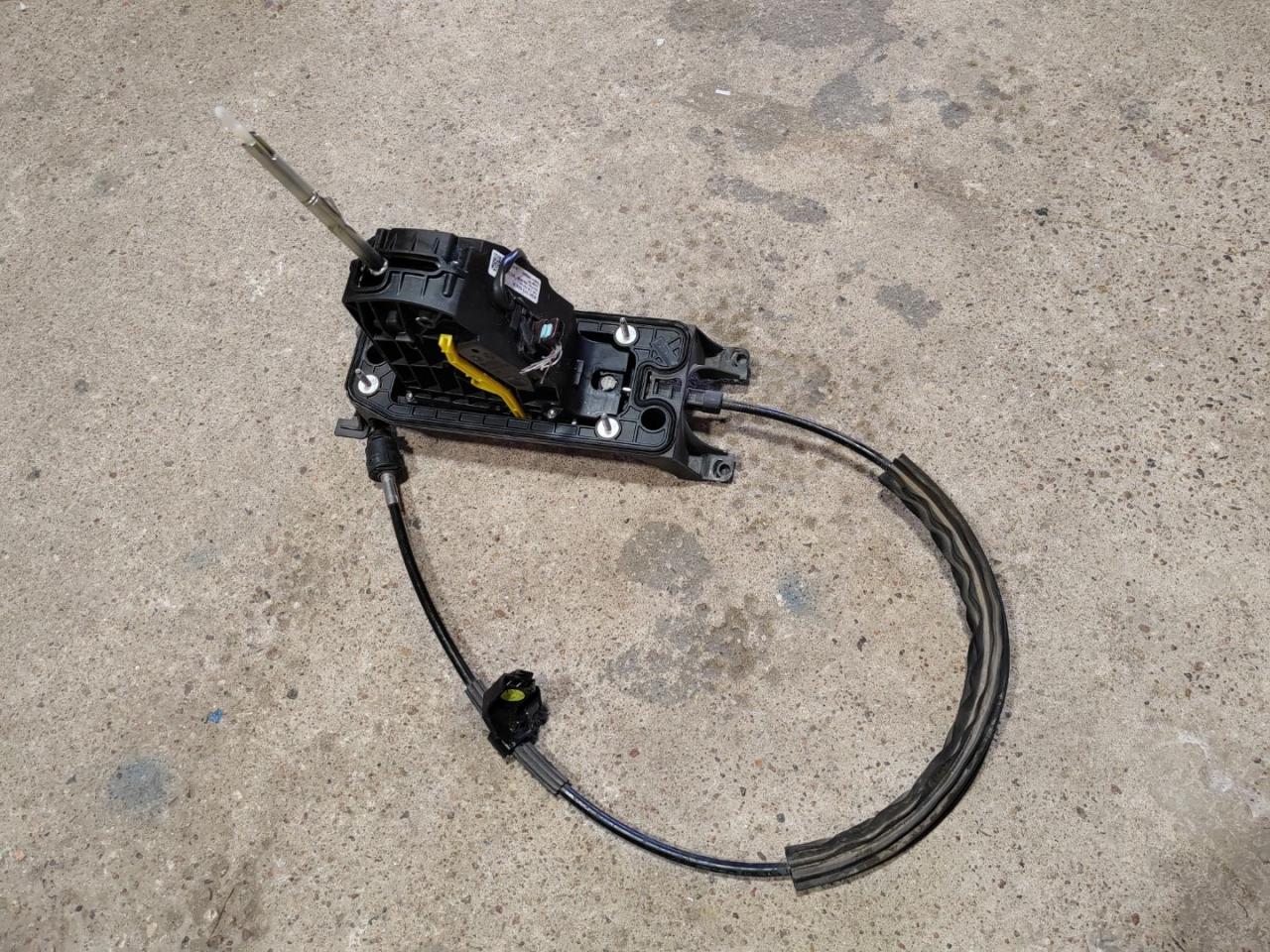 кулиса Volkswagen Tiguan 2 поколение 2018, 2.0 л., TFSI, 5QH713025R - фото №1