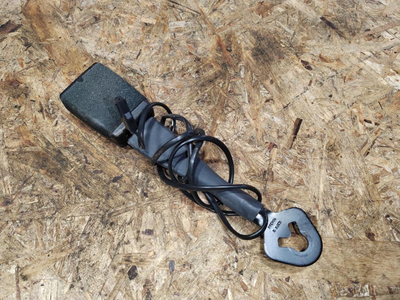 замок ремня безопасности Volkswagen Jetta 6 поколение 2011, 1.4 л., бензин, 5C6857755 - фото №1