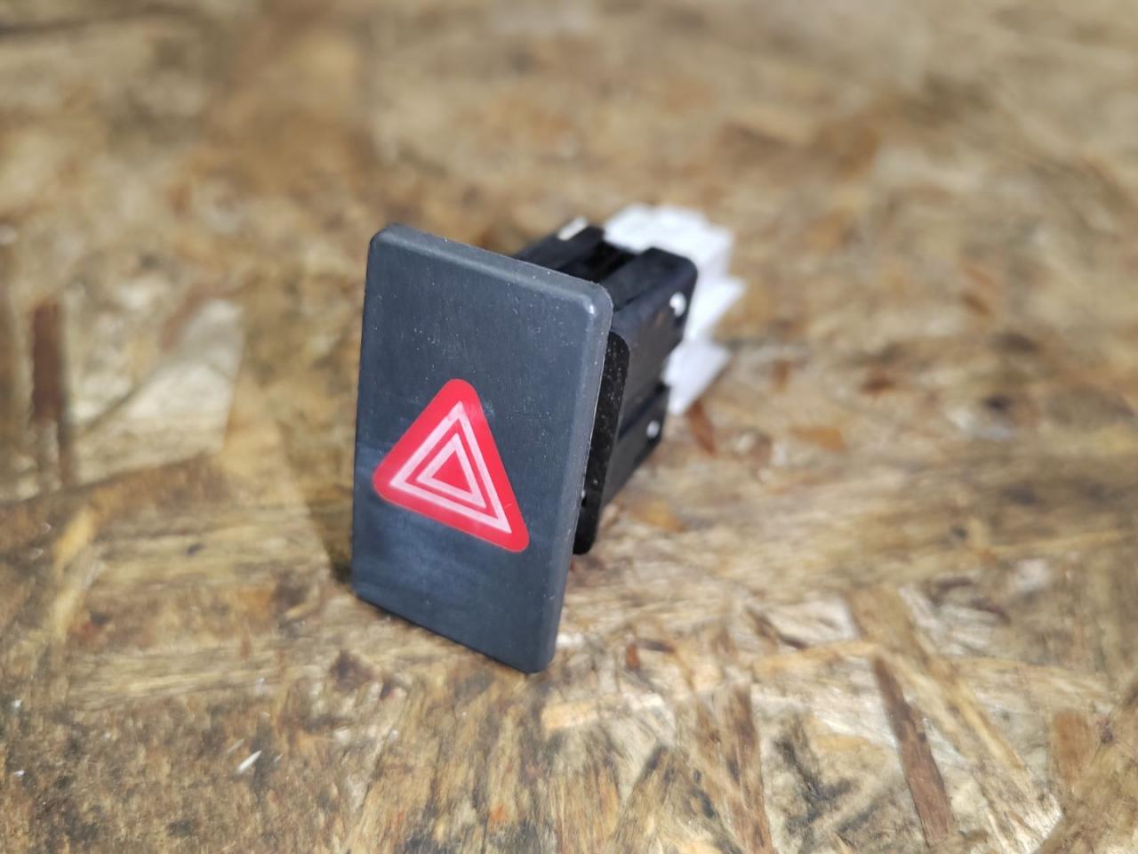 кнопка аварийной сигнализации Volkswagen Jetta 6 поколение 2011, 1.4 л., бензин, 5C6953509 - фото №1