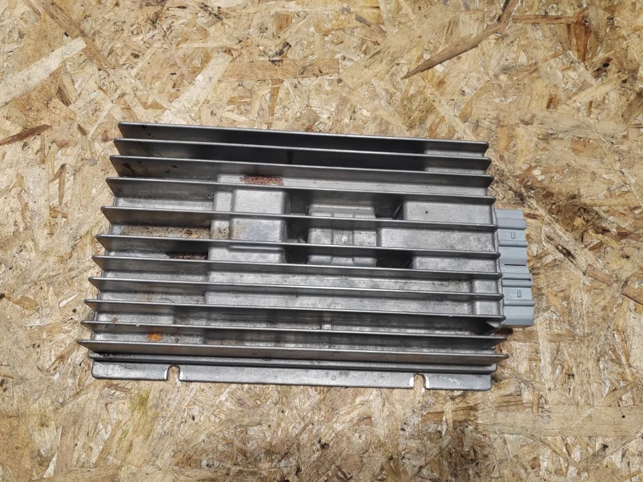 усилитель музыкальный Volkswagen Passat B7 2011, 2.0 л., дизель, 3AA035456A - фото №1