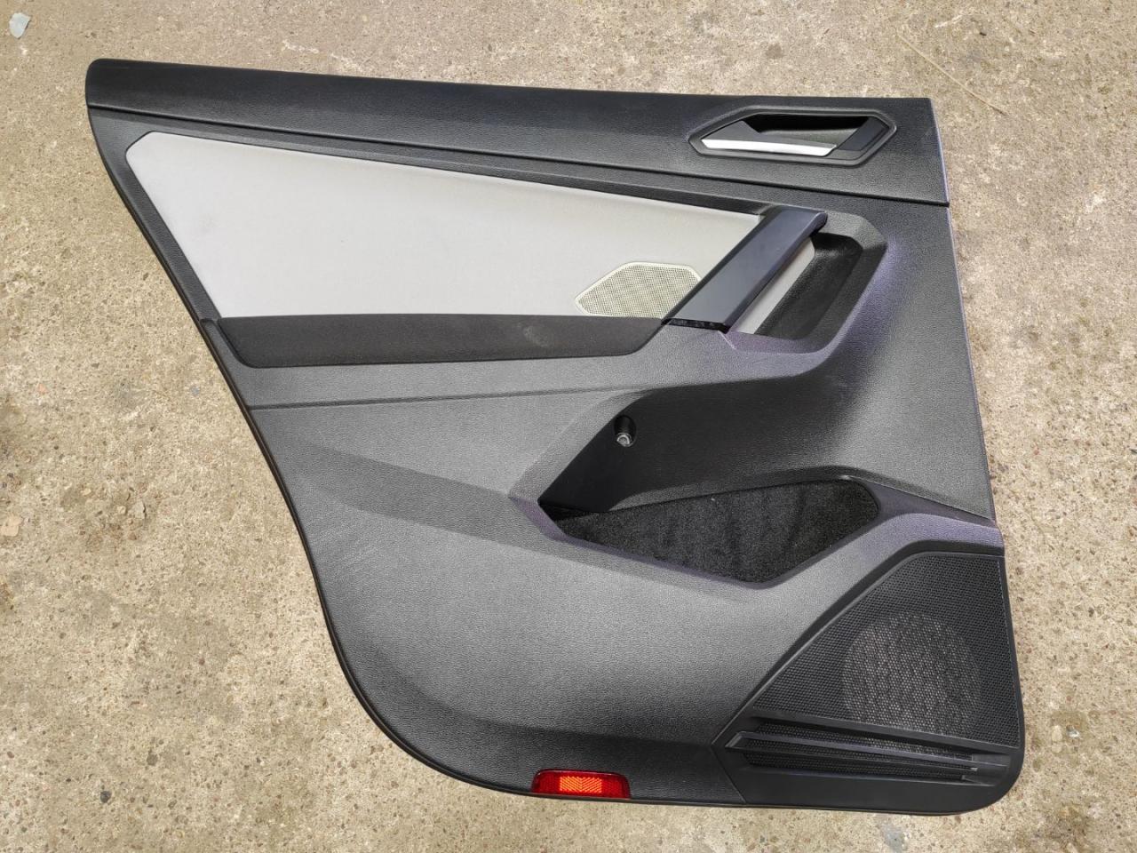 обшивка двери задняя левая Volkswagen Tiguan 2 поколение 2019, 2.0 л., бензин, 5NN867209C - фото №1