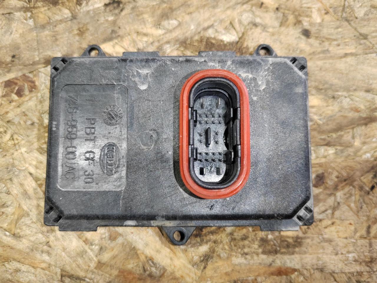 блок управления светом Volkswagen Touareg 2 поколение 2012, 3.0 л., дизель, 8U0941329 - фото №1