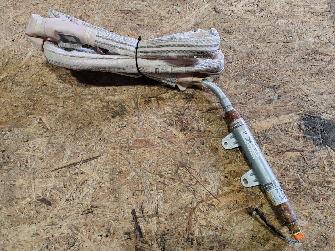 подушка безопасности боковая (шторка) Volkswagen Touareg 2 поколение 2012, 3.0 л., дизель, 7P6880742C - фото №1