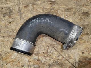 патрубок интеркулера Volkswagen Touareg 2 поколение 2012, 3.0 л., дизель, 7P0145708A