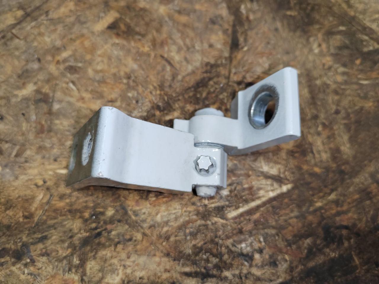 петля двери Volkswagen Jetta 7 поколение 2019, 1.4 л., бензин - фото №1