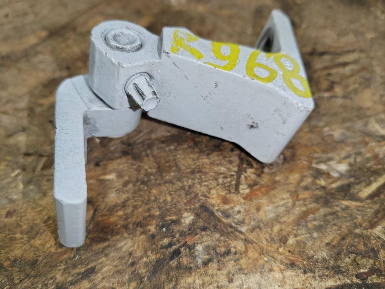 петля двери Volkswagen Jetta 7 поколение 2019, 1.4 л., бензин - фото №1