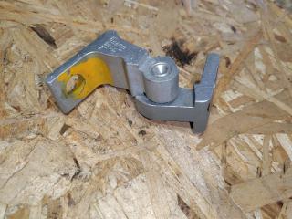 петля двери Volkswagen Passat (USA) 1 поколение 2013, 2.5 л., бензин